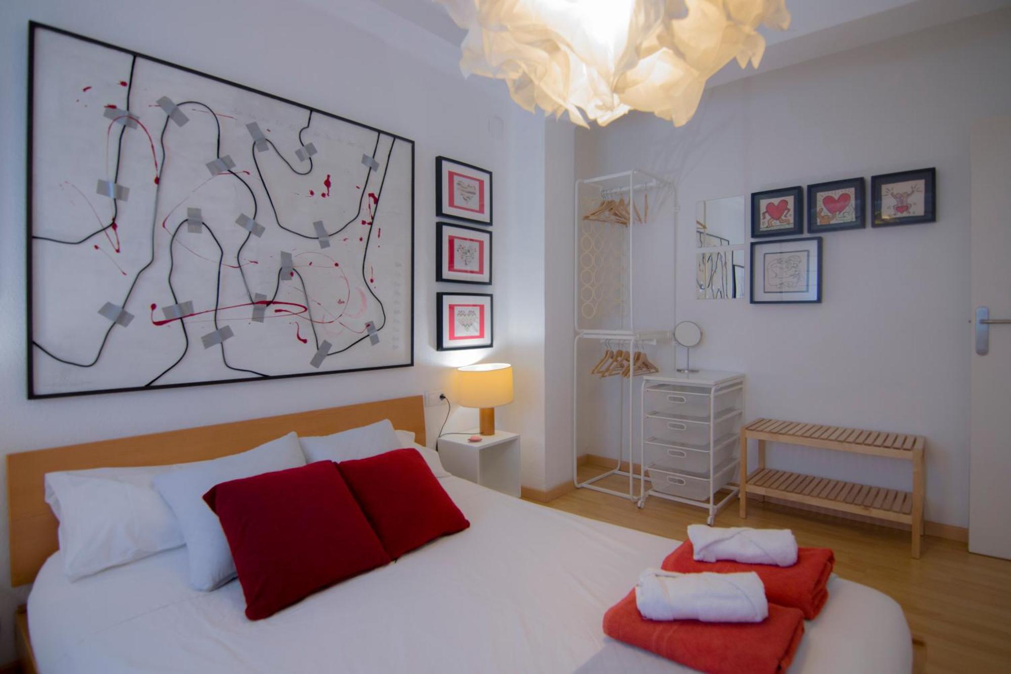 LUMINOSO. COMODO. ACOGEDOR. WIFI. Junto a AVE Valência Exterior foto